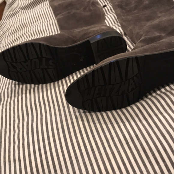 Stuart Weitzman Lowland grey suede boot - Picture 3 of 6